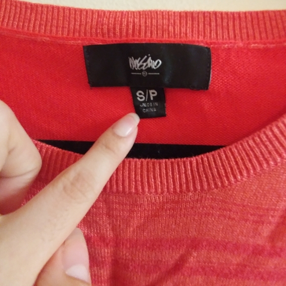 Bright Pink Light Weight Sweater Top - Picture 3 of 6